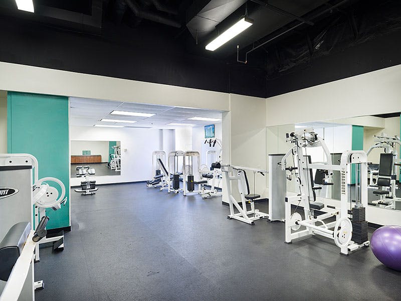 800x600 ilikai luxury suites exercise room