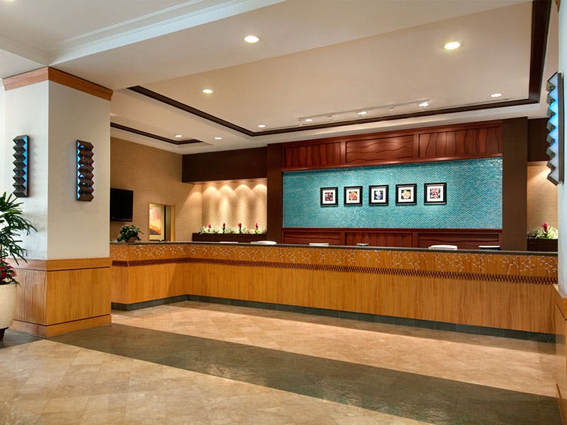 800x600 ilikai luxury suites lobby