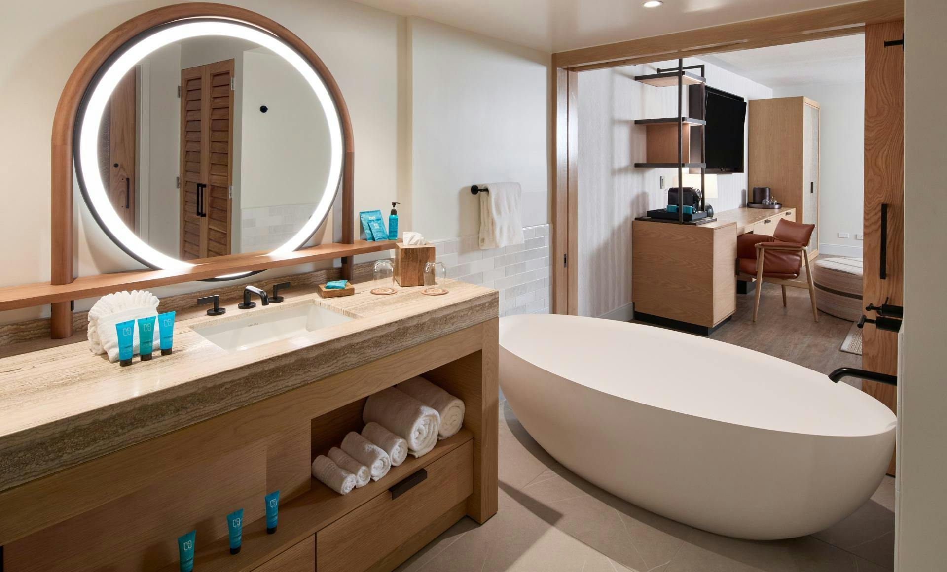 Suites Bathroom with Tub web