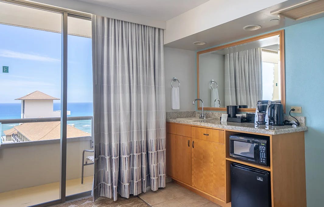 premium ocean view corner suite 04