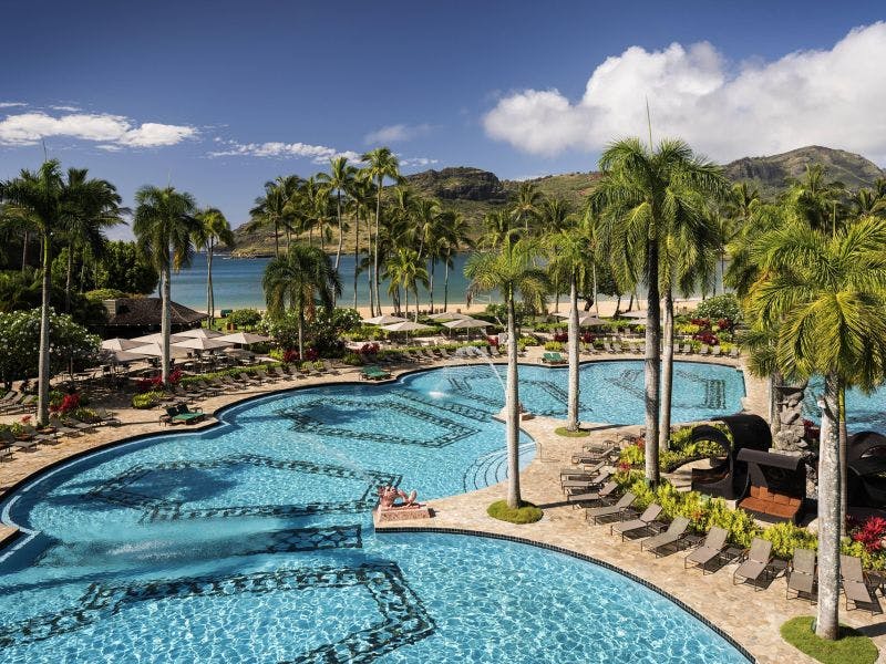 rroyal_kauai_resort_lihhi-outdoor-pool-and-kalapaki-beach_web